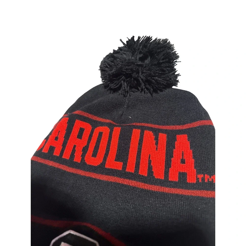 Under Armour South Carolina Gamecocks Black Red Knit Pom Beanie Hat NWT UH704U9